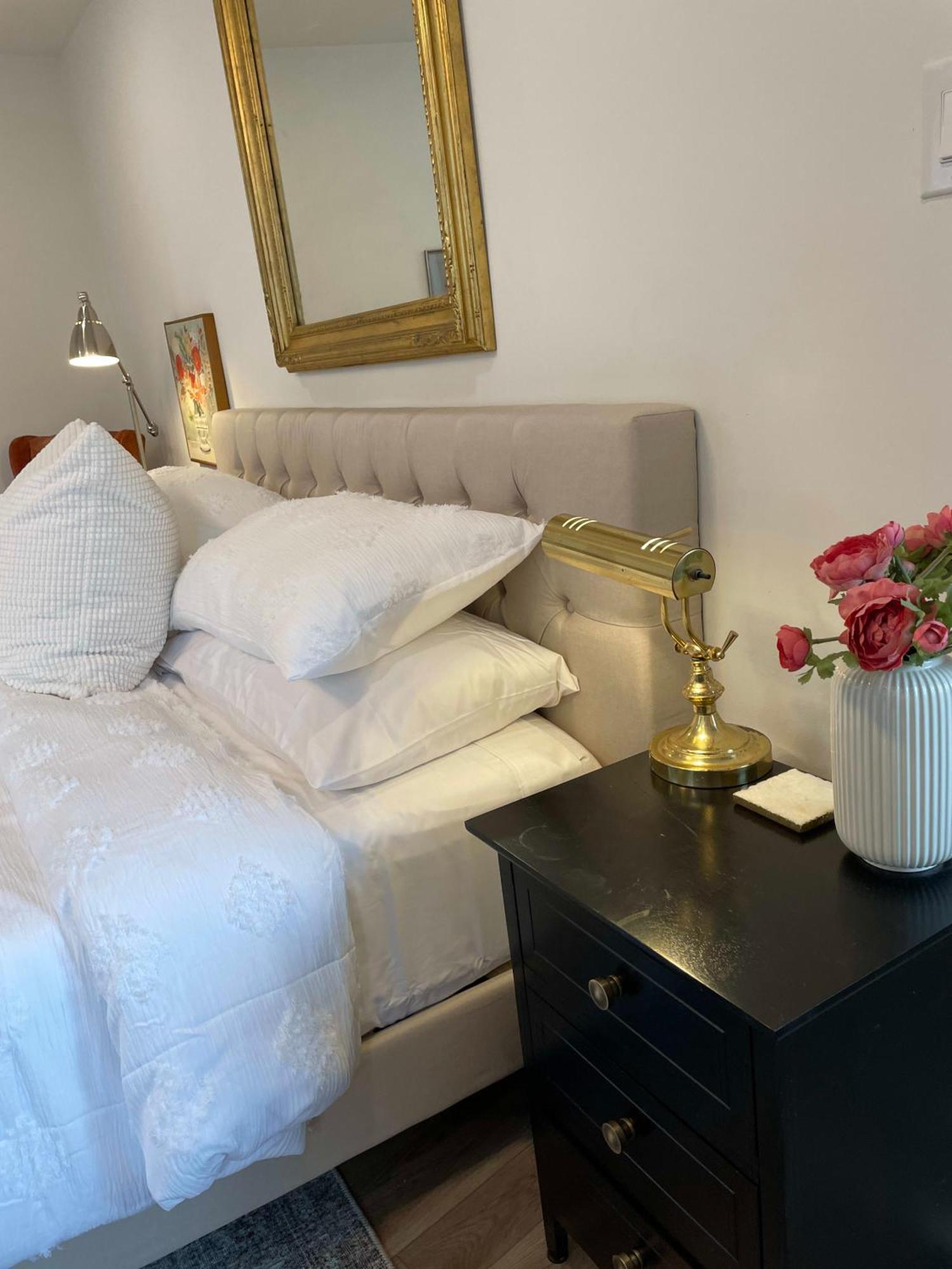 Charming Hillside Retreat In The Heart Of Manayunk Apartment *