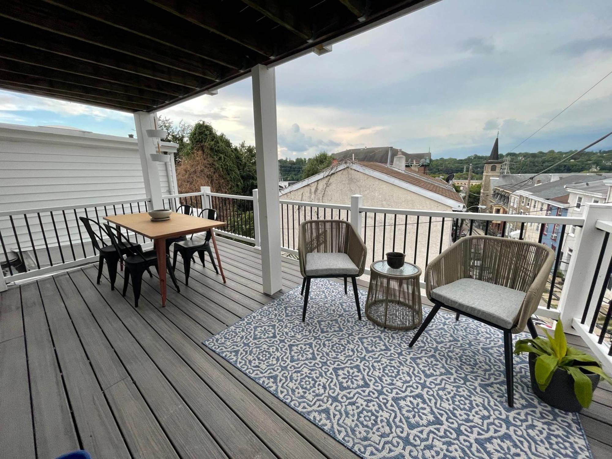 Charming Hillside Retreat In The Heart Of Manayunk Apartment