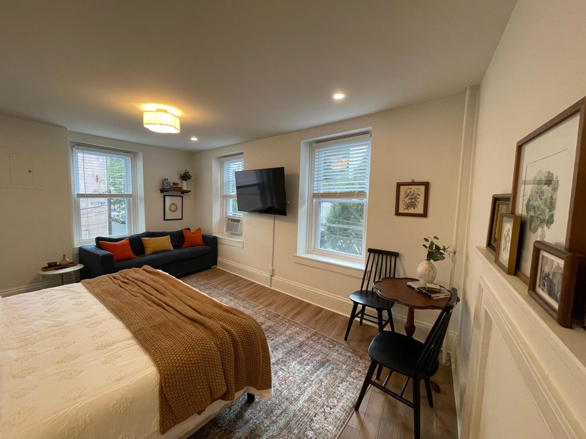 Charming Hillside Retreat In The Heart Of Manayunk Apartment